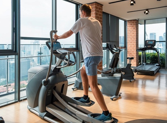 Как правильно пользоваться эллиптическим тренажером: полное руководство для начинающих