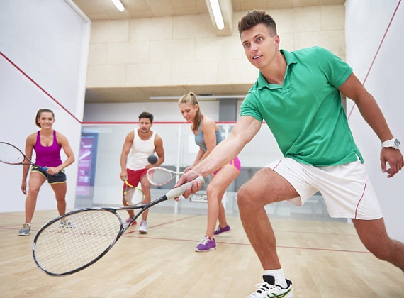 Сквош для начинающих: что взять с собой и чего ожидать на первом занятии