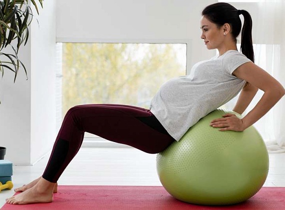 Беременность и фитнес. Какие тренировки нужны будущим мамам?