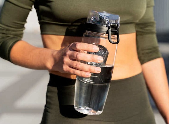 Как правильно пить воду: советы эксперта